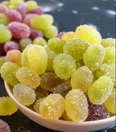 Sour Patch Grapes - a sweet and sour snack featuring a tangy twist